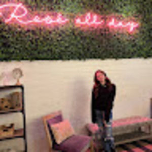 Meet your Posher, Lily